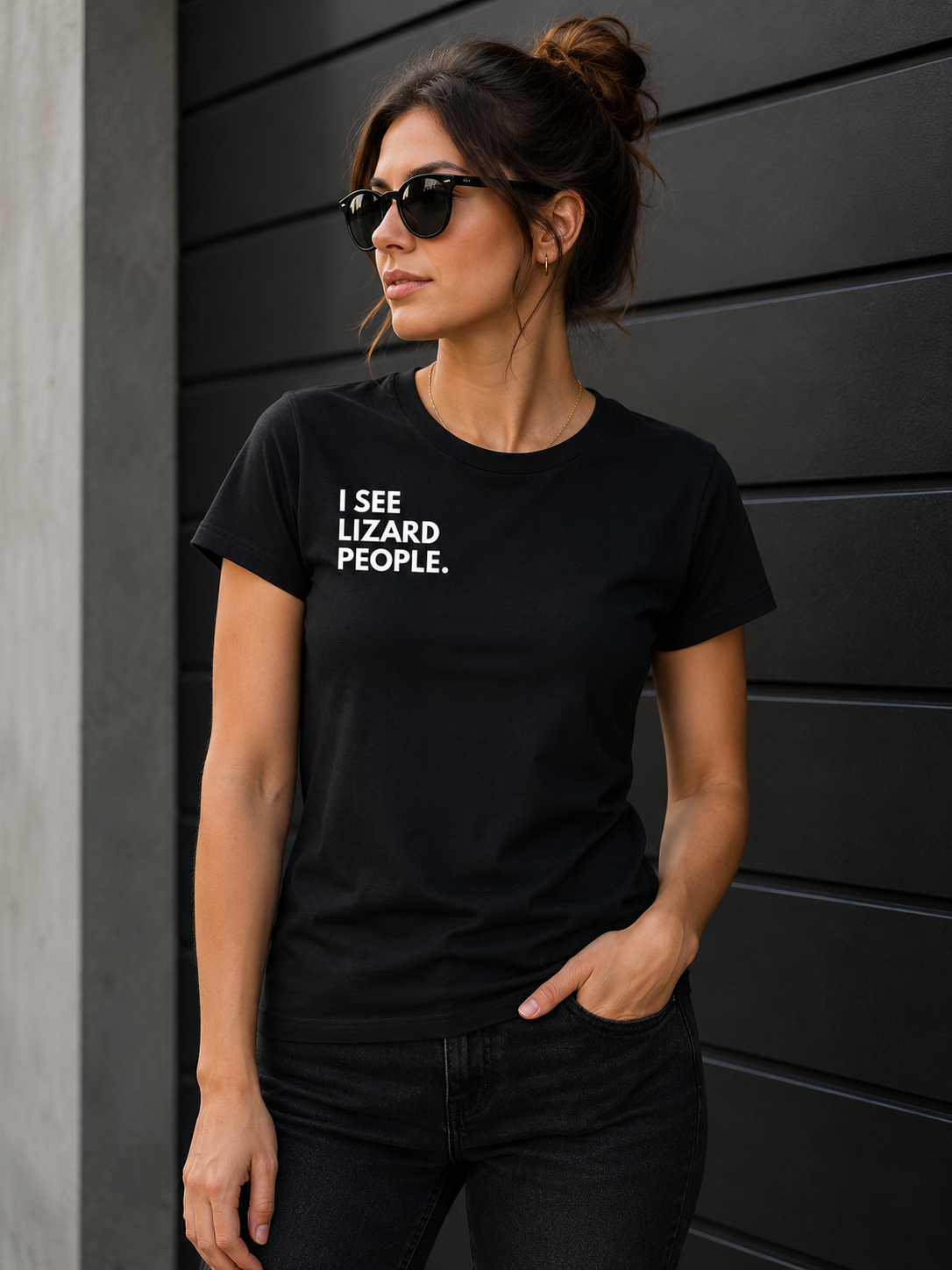 Women's Black – I SEE LIZARD PEOPLE.™ Statement T-Shirt